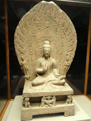 北魏公元494年的釋迦牟尼佛像