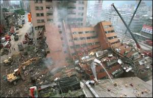 台北松山倒塌的東星大樓