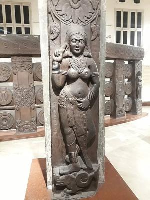 中央邦的毘盧（Bharhut）佛塔的公元前2世紀巽伽王朝的夜叉浮雕